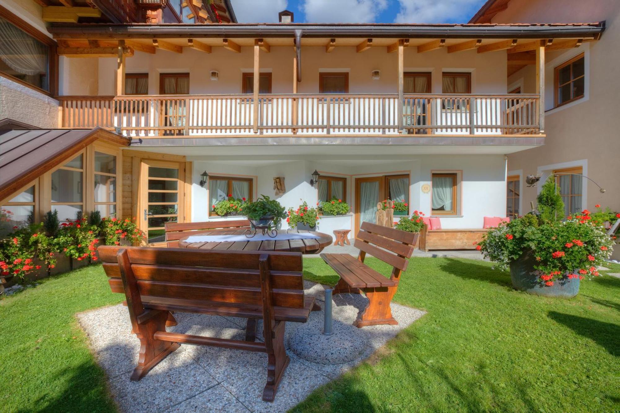 Residence Ciasa Planat サン・カッシアーノ エクステリア 写真
