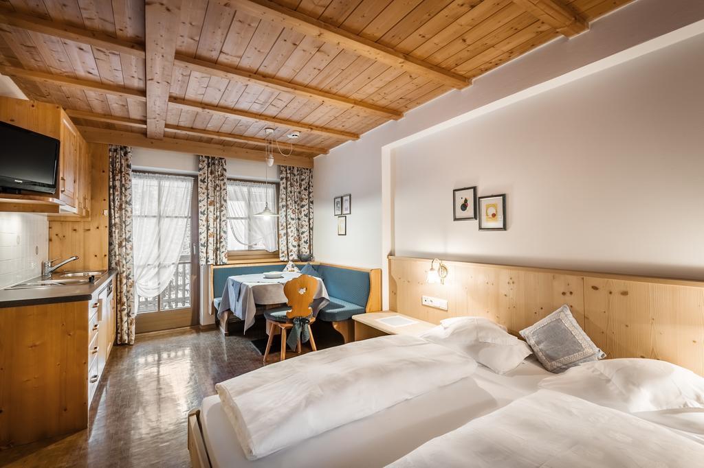 Residence Ciasa Planat サン・カッシアーノ エクステリア 写真