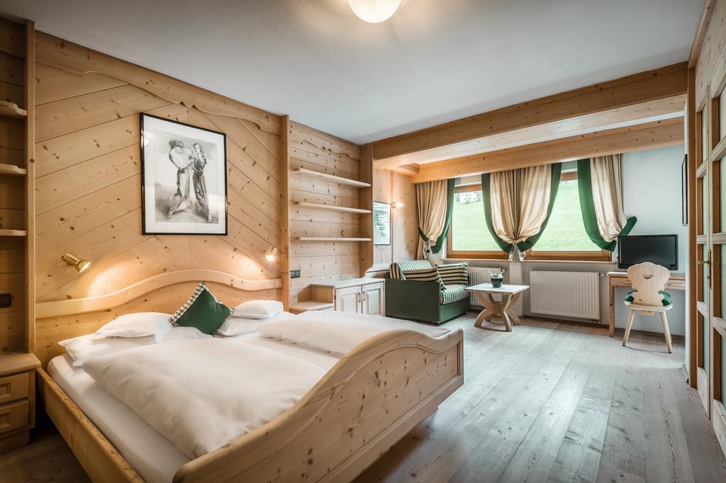 Residence Ciasa Planat サン・カッシアーノ エクステリア 写真