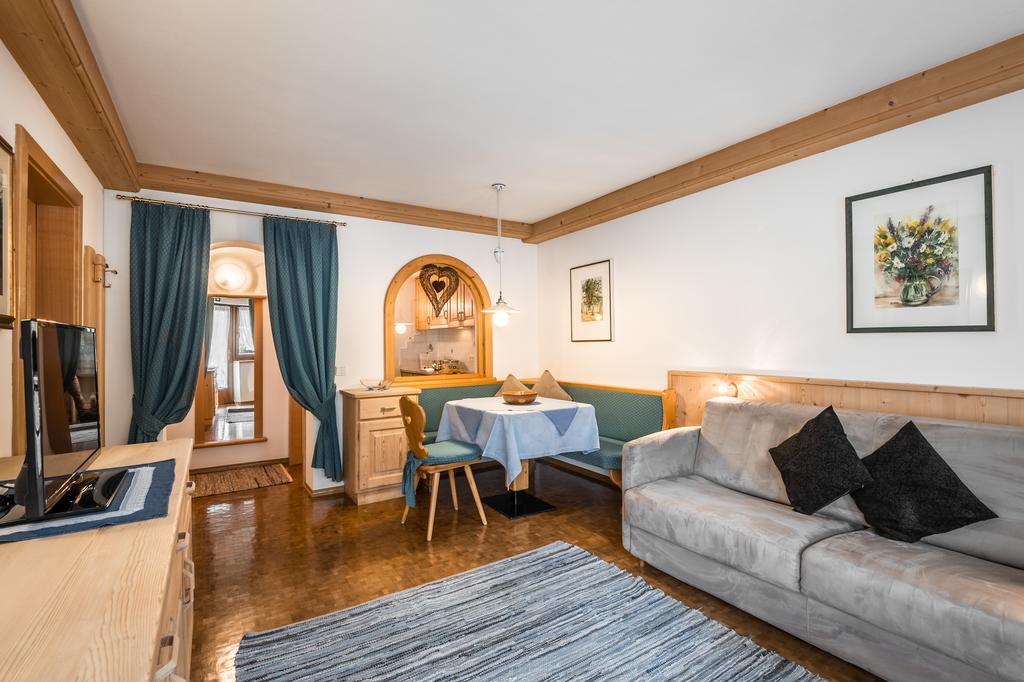 Residence Ciasa Planat サン・カッシアーノ エクステリア 写真